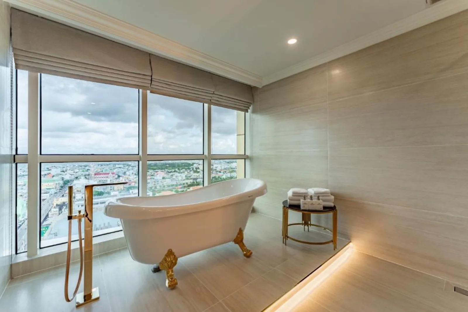 Ảnh minh họa bồn tắm từ tư liệu Phúc Thịnh